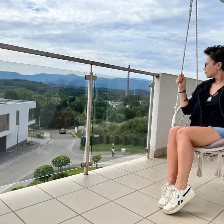 Cobena * Jelení Hora